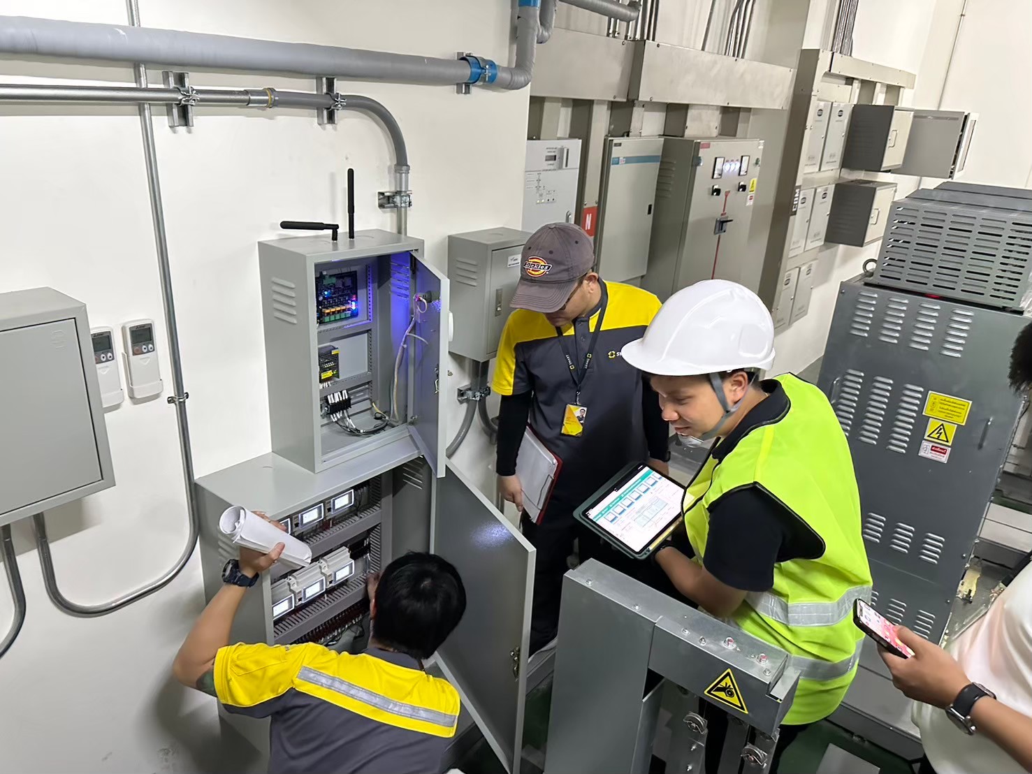 ควบคุมผ่านมือถือ